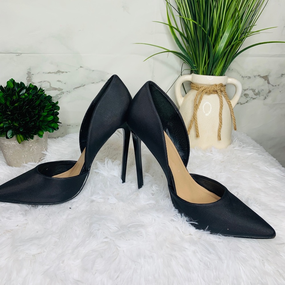 JUSTFAB BLACK HEELED PUMP